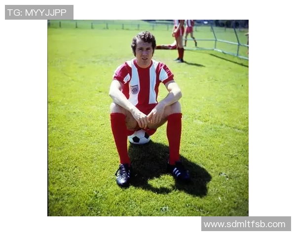 足球明星在场上风光无限却在日常生活中对筷子束手无策的幽默故事