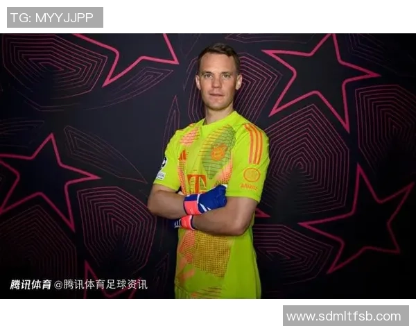 足球明星在球场的精彩自拍瞬间展现运动魅力与个人风采 足球明星在球场的精彩自拍瞬间展现运动魅力与个人风采