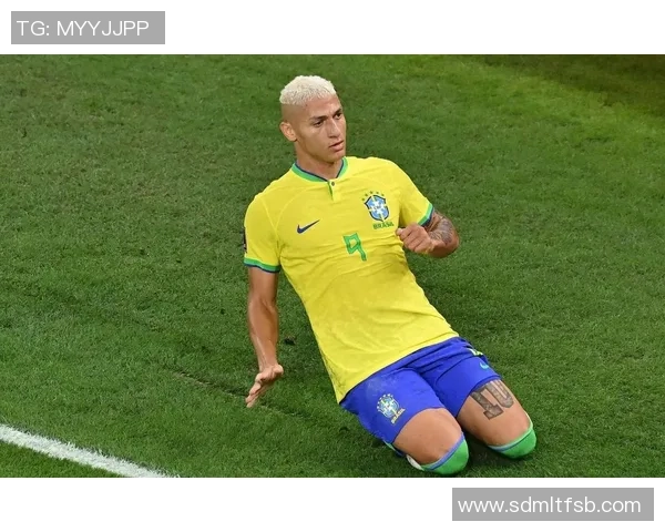 足球明星微信视频揭秘他们的训练生活与场外趣事,带你走近偶像的真实世界 足球明星微信视频揭秘他们的训练生活与场外趣事,带你走近偶像的真实世界