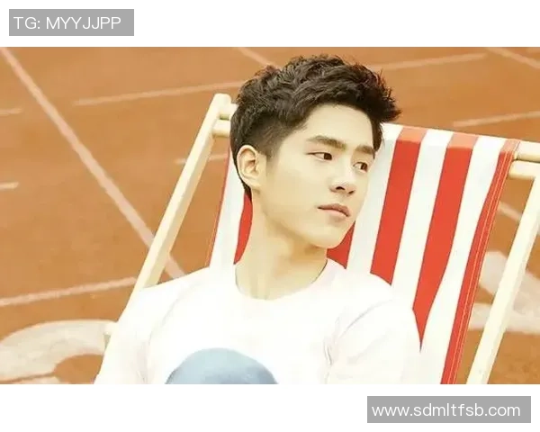 足球明星岁月变迁容颜对比从青涩少年到成熟巨星的蜕变之路