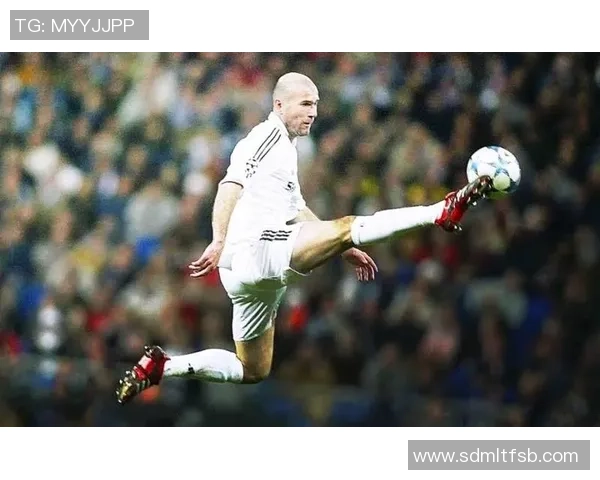 足球明星经典招牌动作集锦视频盘点尽显球场魅力与风采 足球明星经典招牌动作集锦视频盘点尽显球场魅力与风采