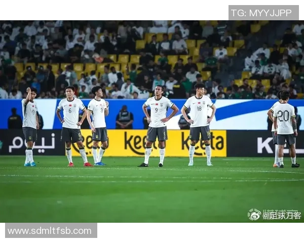 足球明星纷纷签约沙特联赛球员引发全球关注与讨论 足球明星纷纷签约沙特联赛球员引发全球关注与讨论