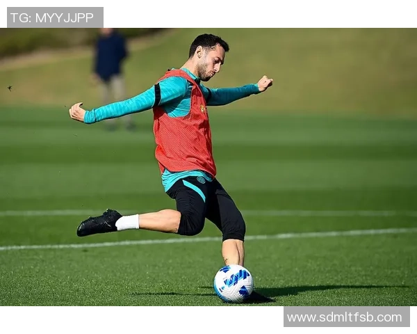 足球明星精彩射点球瞬间的高清图片展示与分析