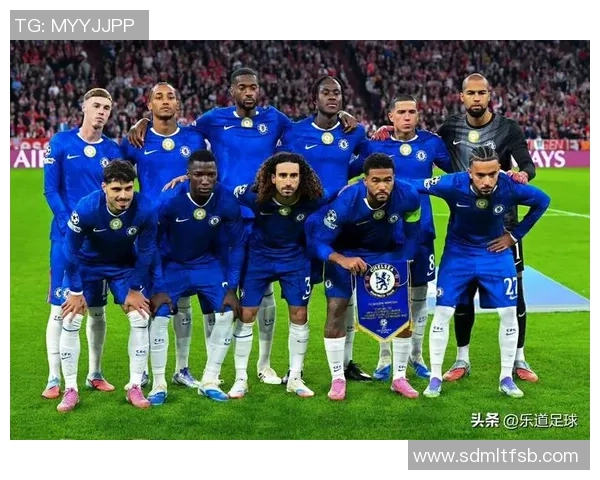 足球明星精彩瞬间全景展示及其背后的故事解析