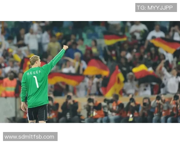 足球明星背影剪辑图片展示他们的独特魅力与运动精神的完美结合 足球明星背影剪辑图片展示他们的独特魅力与运动精神的完美结合